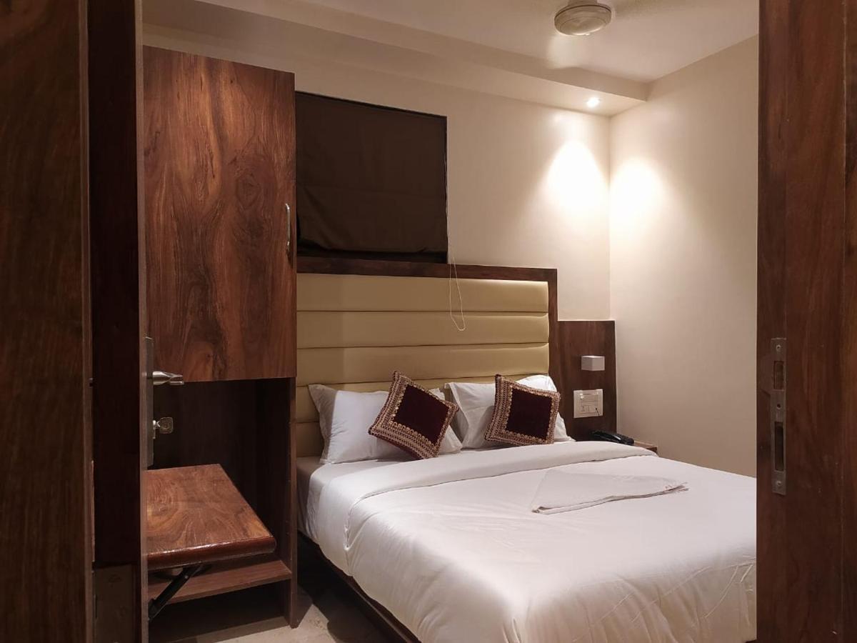 Hotel Adams Inn Near Mumbai Airport Exterior foto